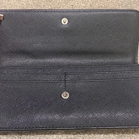 Michael Kors saffiano wallet - Picture 3 of 5